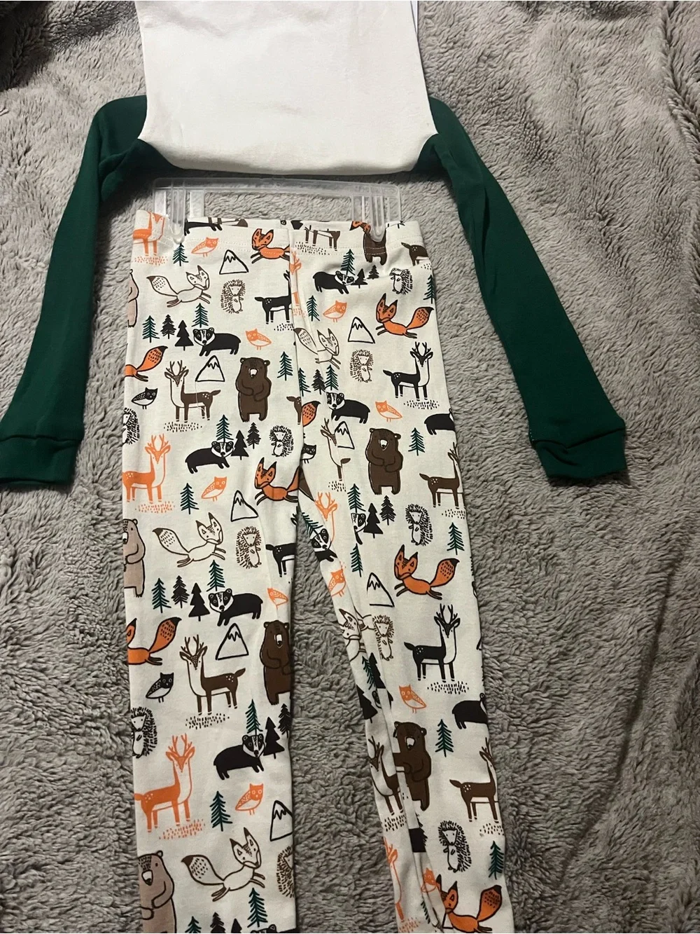 The Children's Place Green and Cream Bear Pajama Set